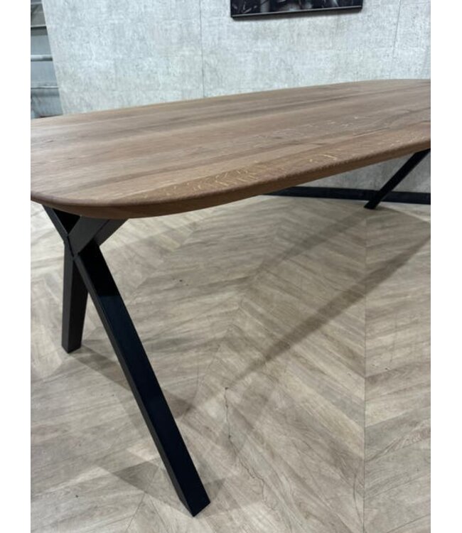 Eiken eettafel Deens ovaal september 240x110 *showroom