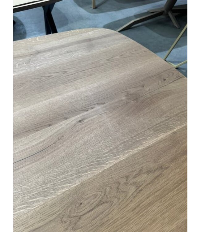 Eiken eettafel Deens ovaal september 240x110 *showroom