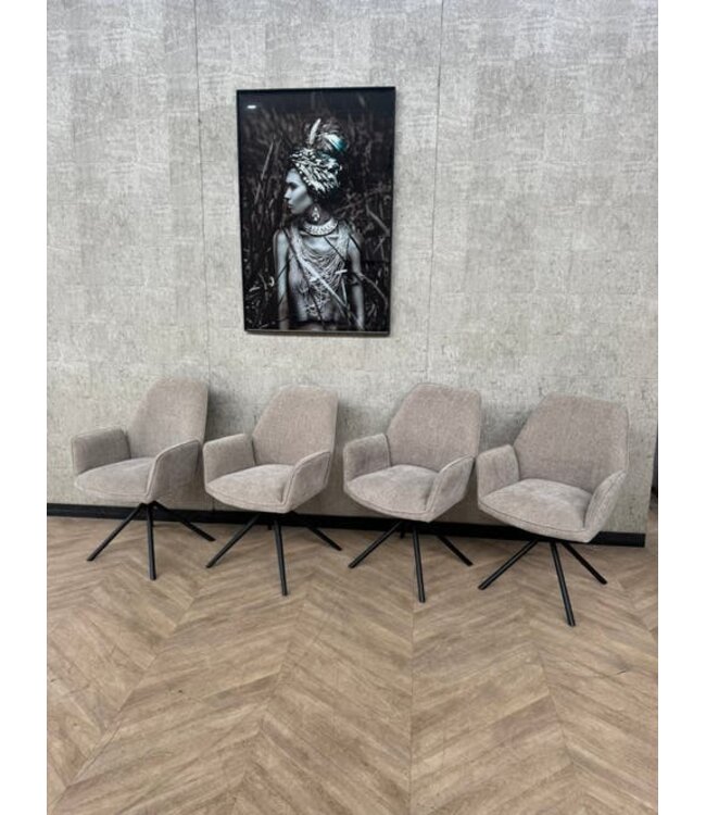 Setje van 4 beige eetkamerstoelen Amaro *showroom