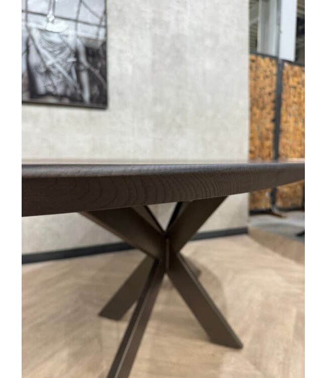 Eiken eettafel donkerbruin & brons frame 240x120cm *showroom