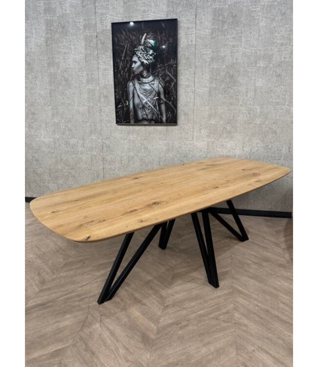 Eiken deens ovaal 240x110 incl hairpin frame *showroom