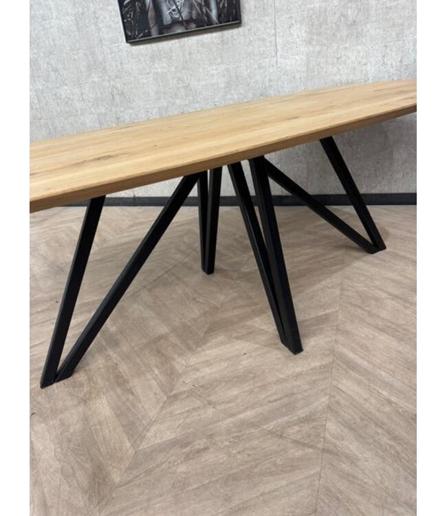 Eiken deens ovaal 240x110 incl hairpin frame *showroom