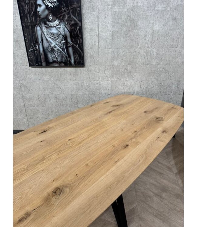 Eiken deens ovaal 240x110 incl hairpin frame *showroom