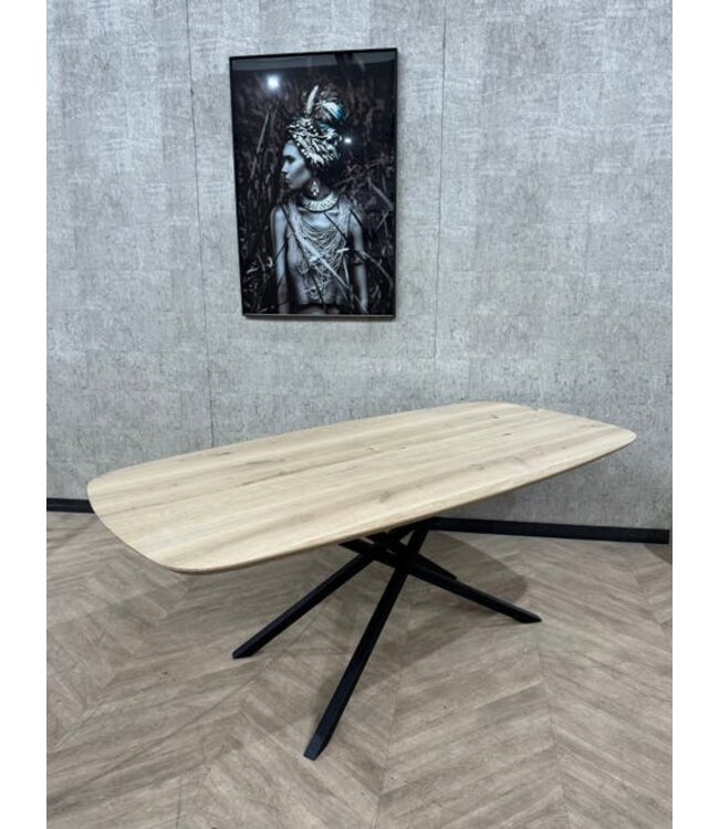Eiken eettafel Deens ovaal 200x100cm *showroom
