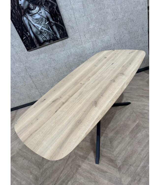 Eiken eettafel Deens ovaal 200x100cm *showroom