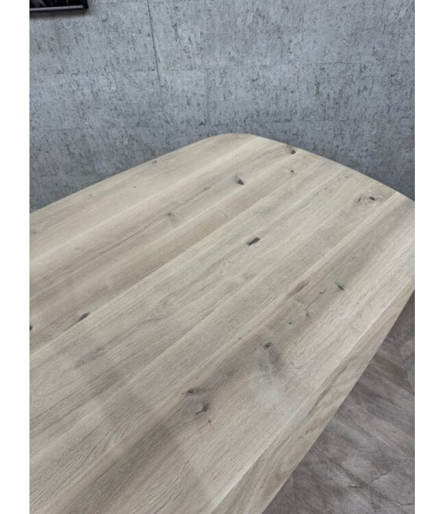 Eiken eettafel Deens ovaal 200x100cm *showroom