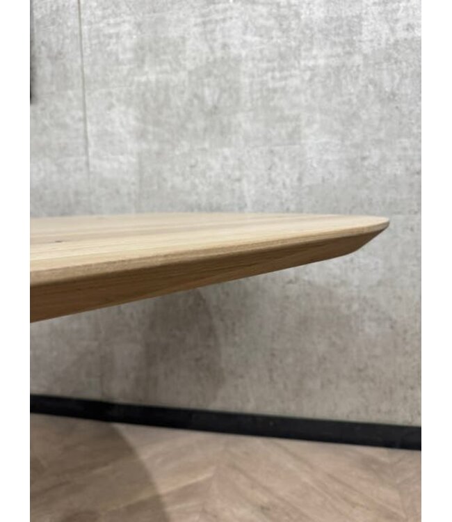 Eiken eettafel Deens ovaal 200x100cm *showroom
