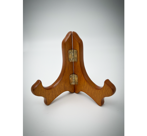 'Brown' Classic wooden display for Megalodon teeth