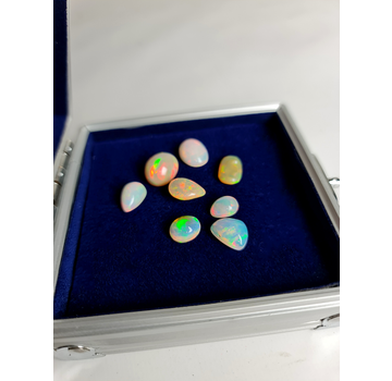 Collector's box - "Treasure Trove"  - Ethiopian Welo Opals - 7 Opals - Altogether 24,80 carats - SOLD