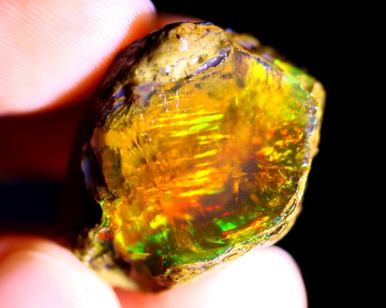 Rough Ethiopian Welo - Crystal Opal - "Tiger's Eye" - (26x19x16mm - 35 carats) - POC-0250