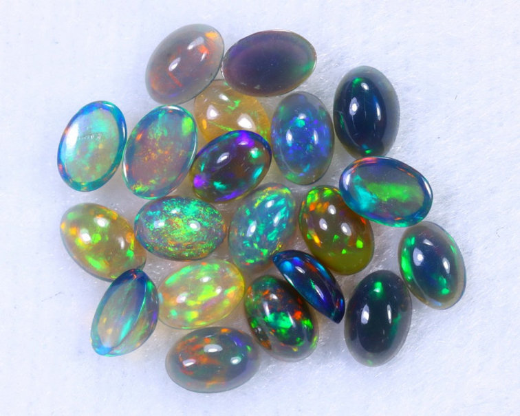Lot de 20 pièces Opales Welo Éthiopiennes Fumées - " Colourful Portals " - (5.7x3.9x2.1 mm - 6.60 carats) - POC-0294