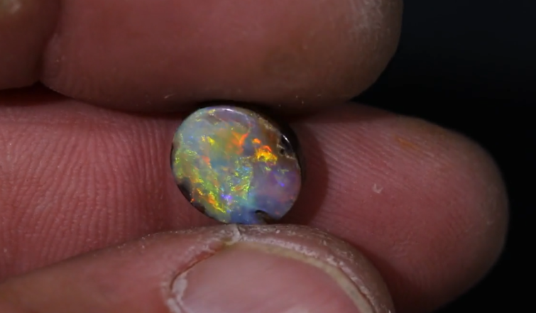 Australischer Opal - Boulder- " Majestic Whirlpool (10 x 9 x 4 mm - 3 Karat) - POC-0366