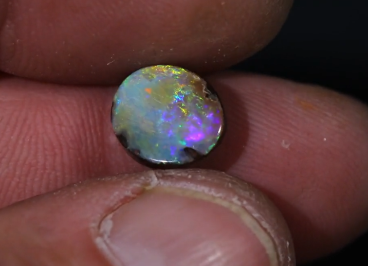 Ópalo Australiano - Boulder- " Majestic Whirlpool (10 x 9 x 4 mm - 3 quilates) - POC-0366