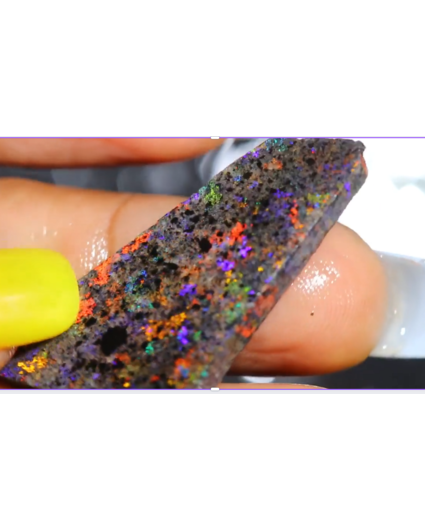 Opale australiano - Andamooka - "Rainbow Flare (33 x 21 x 4 mm - 19 carati) - POC-0369