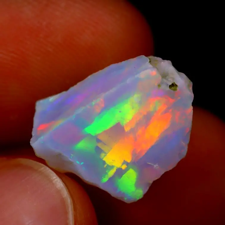 Äthiopischer Welo-Opal in Rohform - " Prism of Joy" - (14 x 9 x 7 mm - 5 Karat) - POC-0397