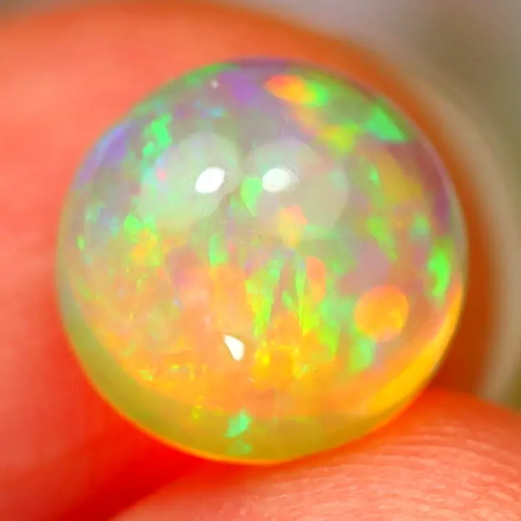 Opale Welo naturelle d'Ethiopie - " Colourful Dome " - 8 x 8 x 5 mm - 1,60 carats - POC-0440
