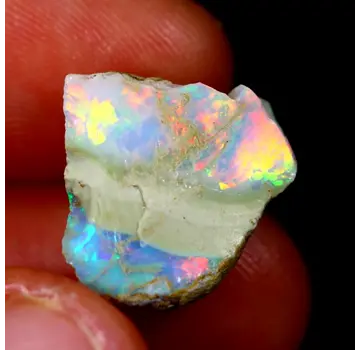 Äthiopischer Welo-Opal in Rohform - "Separated Beauty" - (15 x 14 x 5 mm - 3 Karat) - POC-0482