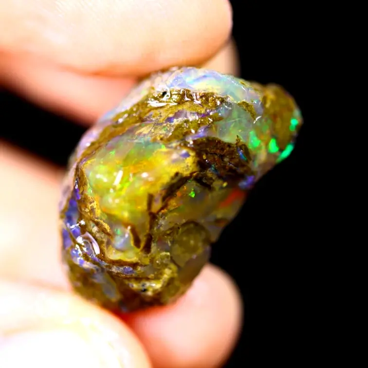 Rough Ethiopian Welo - Crystal Opal - "Mysterious Dimension" - (24 x 16 x 14 mm - 30 carats) - POC-0491