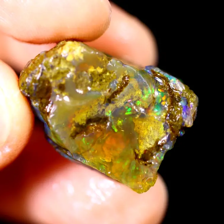 Rough Ethiopian Welo - Crystal Opal - "Mysterious Dimension" - (24 x 16 x 14 mm - 30 carats) - POC-0491