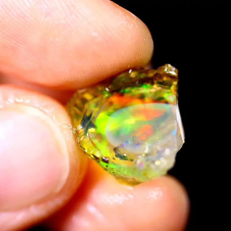 Rough Ethiopian Welo - Crystal Opal - "Nature Reborn" - (14 x 13 x 8 mm - 8 carats) - POC-0502