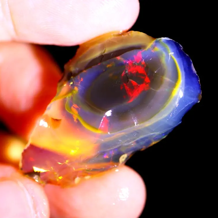 Rough Ethiopian Welo - Crystal Opal - "Black Hole" - (36 x 22 x 5 mm - 20 carats) - POC-0503