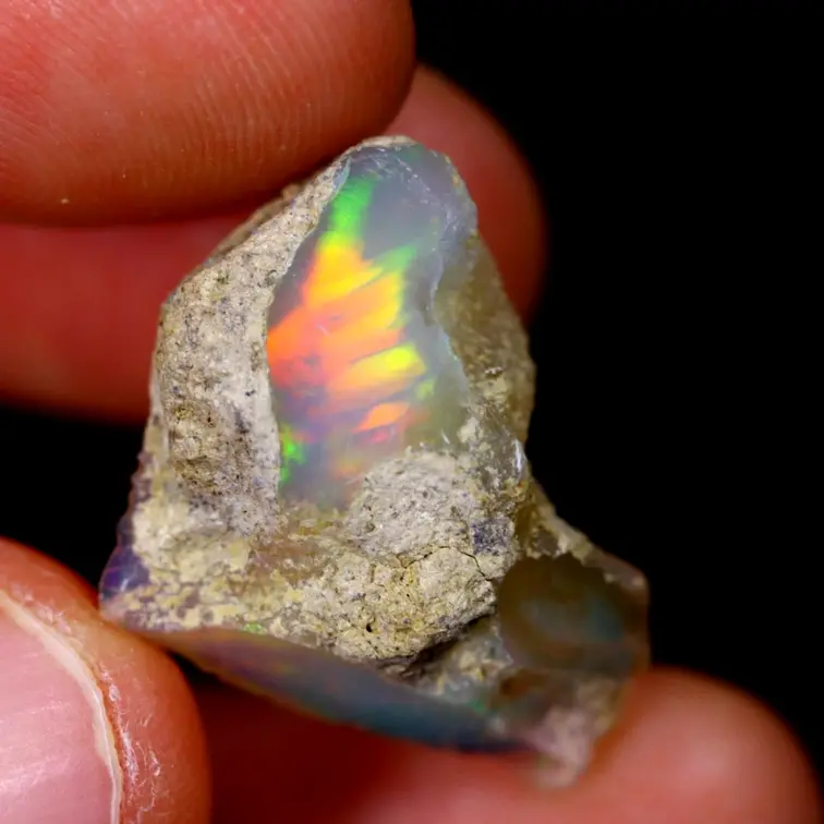 Äthiopischer Welo-Opal in Rohform - "Fading Rainbow" - (22 x 18 x 11 mm - 12 Karat) - POC-0511