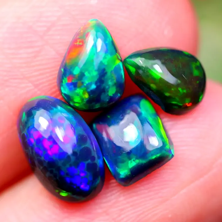 Set of 4 Ethiopian Welo - Smoked Opals "Odd Treasures" - (8,7 x 5,6 x 3,3 mm - 2.15 carats) - POC-0562