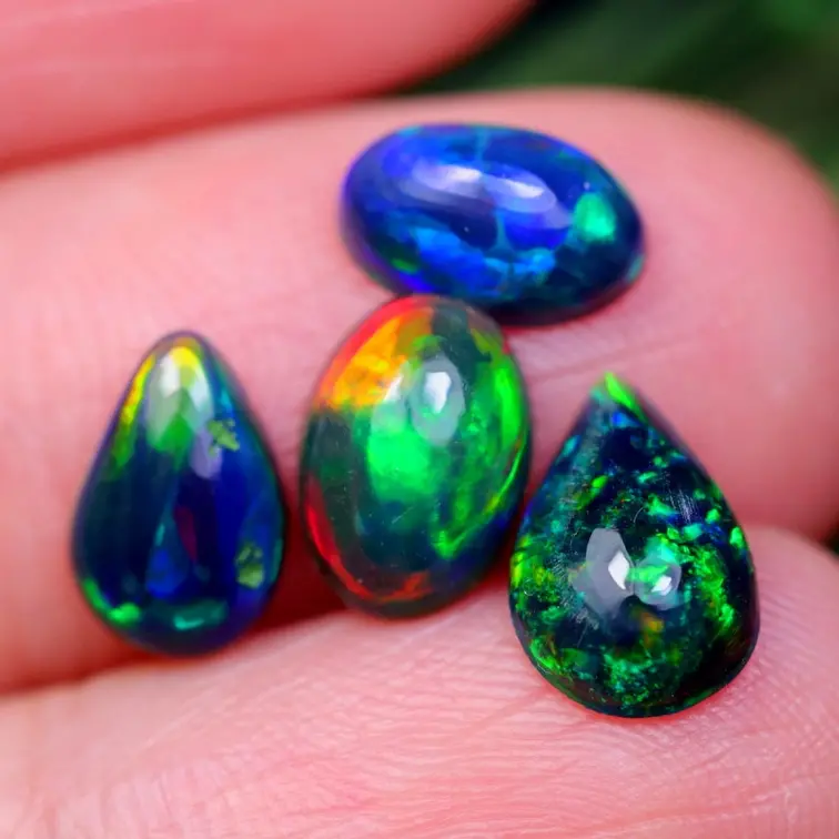 Äthiopischer Welo-Opal geräuchert - „Portal Keys“ - (9,1x6x2,6 mm - 2,54 Karat) - POC-0598