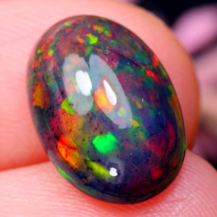 Ethiopian Welo - Smoked Opal "Fiery Passion" - (13x8,6x5.5 mm - 2,89 carats) - POC-0701