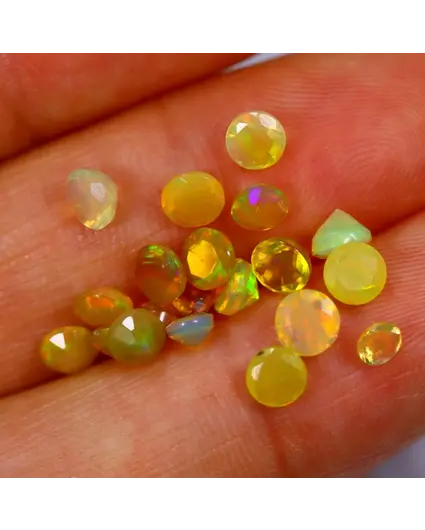 Set of Ethiopian Welo Opals - "Planetary Organisation" - (4,1 x 4,1 x 3 mm - 3.06 carats) - POC-0646
