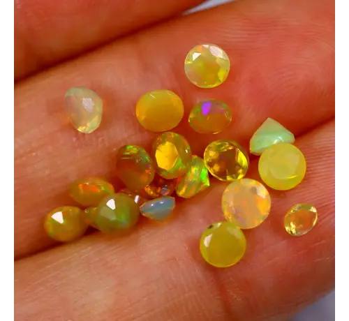 Set van Ethiopische Welo Opalen - "Planetary Organisation" - (4,1 x 4,1 x 3 mm - 3.06 karaat) - POC-0646