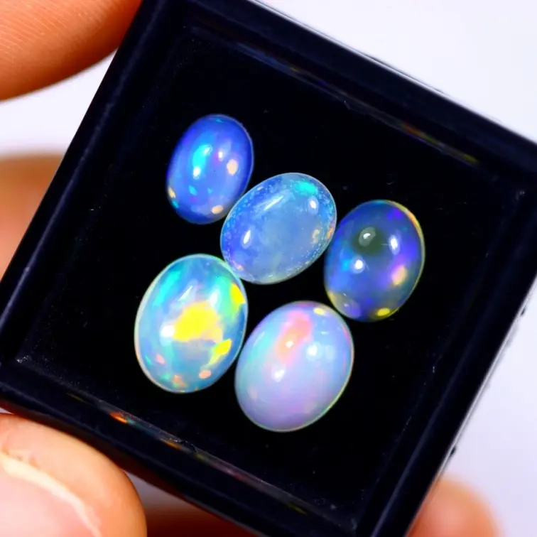 Jeu de Opales Welo d'Éthiopie - "Birth of Universes" - (8,9 x 6,7 x 3,6 mm - 4,34 carats) - POC-0647