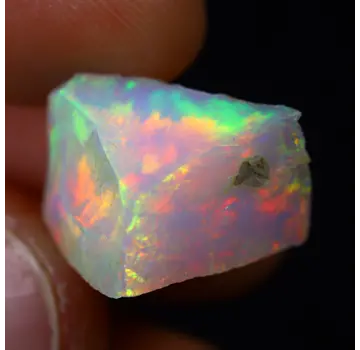 Opale Welo d'Éthiopie brute - « Autre monde » - (16 x 12 x 9 mm 7 carats) - POC-0655