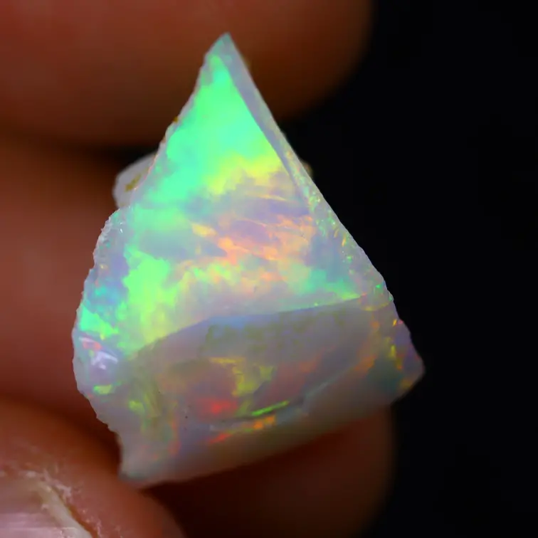 Opale Welo d'Éthiopie brute - « Autre monde » - (16 x 12 x 9 mm 7 carats) - POC-0655