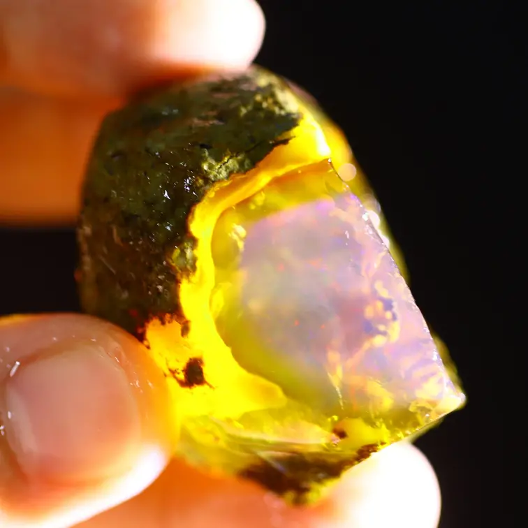 Rough Ethiopian Welo - Crystal Opal - ‘Meteor Incoming" - (38 x 33 x 27 mm - 153 carats) - POC-0673