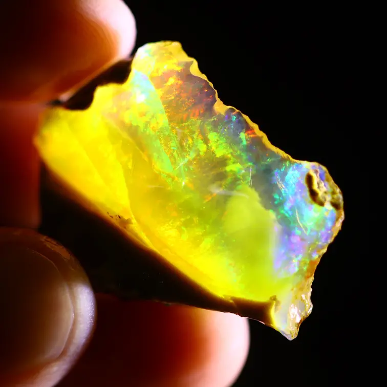 Welo éthiopien brut - Opale cristalline - « Spectacle solaire » - (32 x 26 x 6 mm - 22 carats) - POC-0679