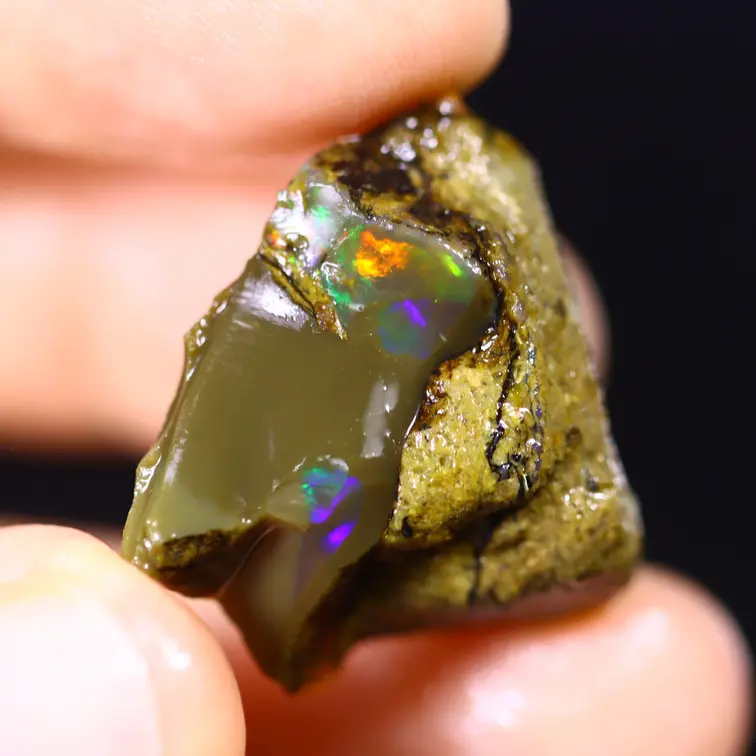 Äthiopischer Welo-Rohstein - Kristallopal - „Neonbogen“ - (25 x 22 x 12 mm - 20 Karat) - POC-0680