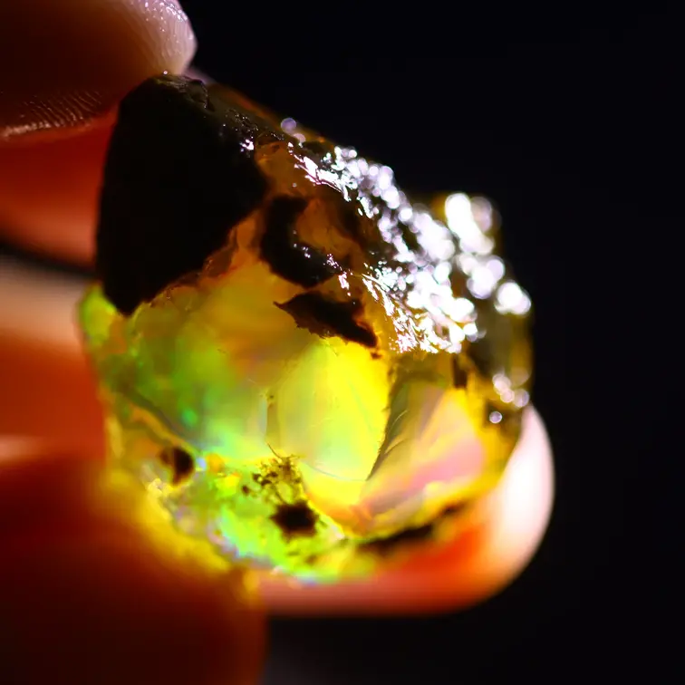 Ruwe Ethiopian Welo - Cristal Opaal - «Colossal Spectre» - (31 x 25 x 19 mm - 60 quilates) - POC-0682