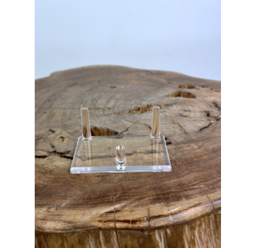 Présentoir en plastique les dents de Megalodon - 6 cm de haut