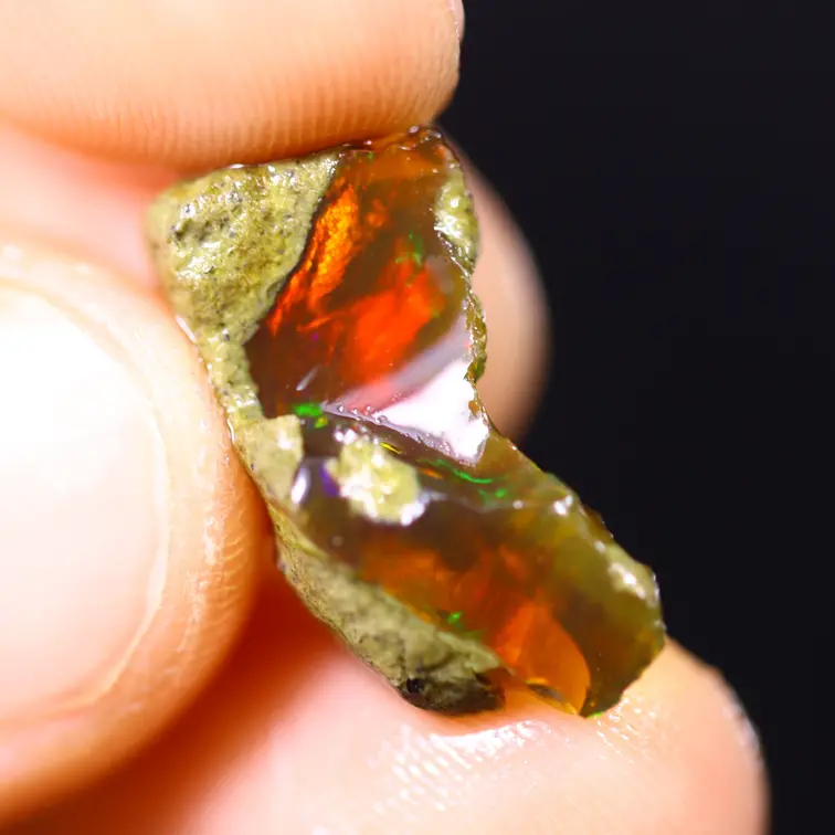 Ruwe Äthiopischer Welo - Kristallopal - „Lava Trapped“ - (19 x 8 x 8 mm - 5 Karat) - POC-0730