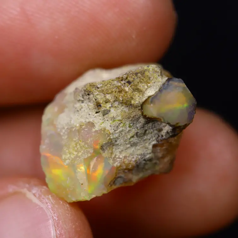 Opale Welo d'Ethiopie brute - « Misty Colours » - (17 x 12 x 8 mm - 7.8 carats) - POC-0735