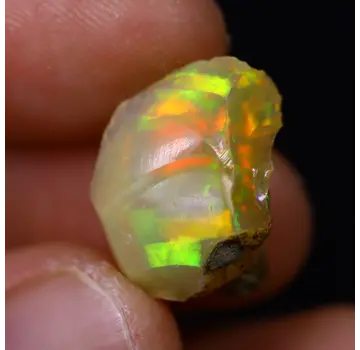 Rough Ethiopian Welo Opal - ‘Misty Colours’ - (17 x 12 x 8 mm - 7.8 carats) - POC-0735