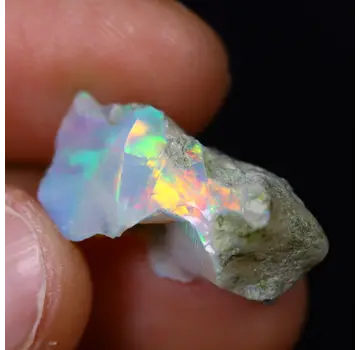 Äthiopischer Welo-Opal in Rohform - „The Ridge" - (21 x 10 x 7 mm- 7,1 Karat) - POC-0739