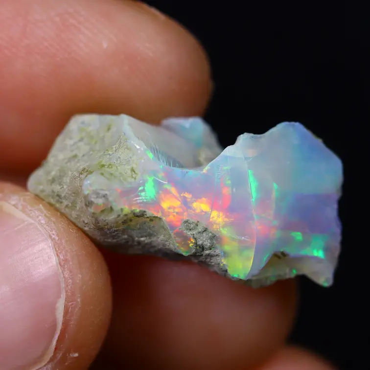 Äthiopischer Welo-Opal in Rohform - „The Ridge" - (21 x 10 x 7 mm- 7,1 Karat) - POC-0739