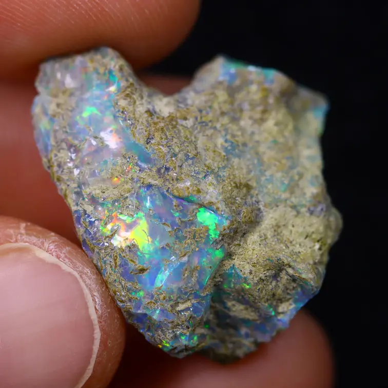 Opale Welo d'Ethiopie brute - « Revealed Treasure" - (26 x 22 x 9 mm- 17 carats) - POC-0742