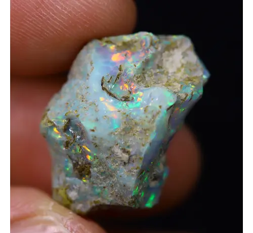 Rough Ethiopian Welo Opal - ‘Colourful Treasure" - (21 x 14 x 11 mm- 12 carats) - POC-0743