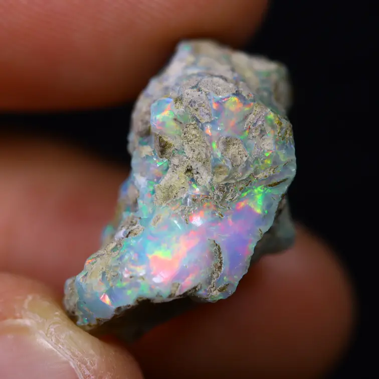 Rough Ethiopian Welo Opal - ‘Colourful Treasure" - (21 x 14 x 11 mm- 12 carats) - POC-0743