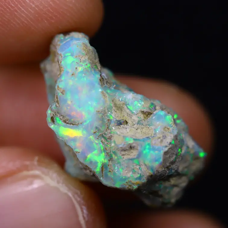 Äthiopischer Welo-Opal in Rohform - „Colourful Treasure" - (21 x 14 x 11 mm- 12 Karat) - POC-0743