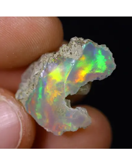 Raw Ethiopian Welo opal - ‘Crescent Moon’ - (19 x 11 x 10 mm - 9.1 carats) - POC-0890