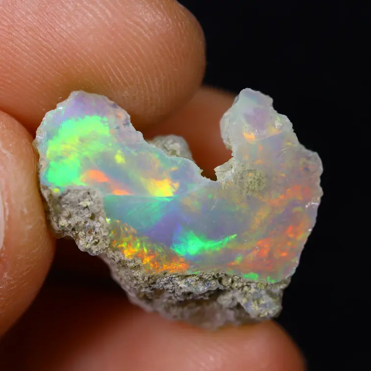 Raw Ethiopian Welo opal - ‘Crescent Moon’ - (19 x 11 x 10 mm - 9.1 carats) - POC-0890